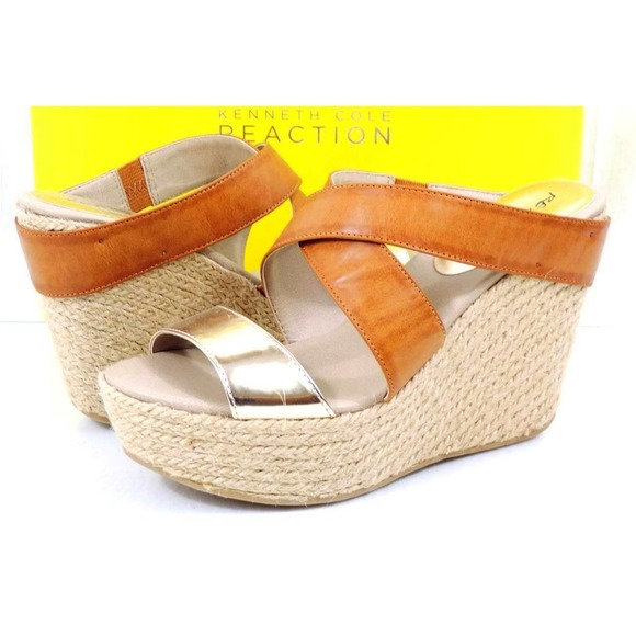 Kenneth Cole Reaction Oscar Rent Her Platform Wedge Sandals Light Gold Size 7 - Picture 2 of 7